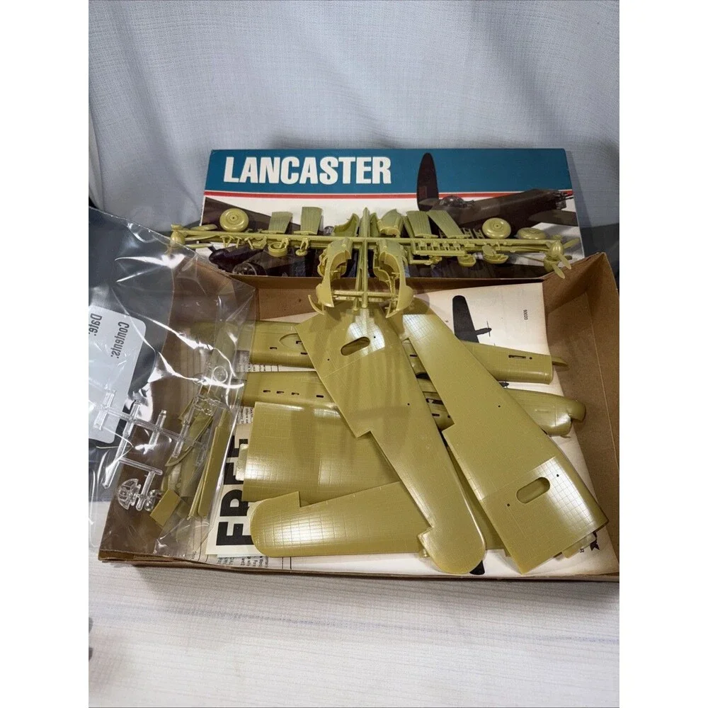 Vtg USAirfix Lancaster British Bomber Model Kit 1/72 Scale 100% Complete Unbuilt